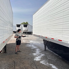 Fleet-Washing-for-Refrigerated-Trailers-Flatbeds-in-Tulsa-OK 1