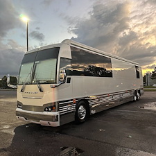 Professional-Tour-Bus-Cleaning-in-Tulsa-OK-Fleet-Washing-You-Can-Trust 2